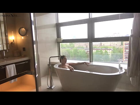 ❤️ Sayang yang luar biasa dengan penuh semangat menyentak vaginanya di kamar mandi Porno pada kami id.milf-nut-net.ru